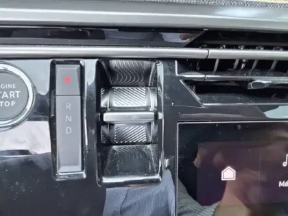 Photo 21 Peugeot 3008  Electrique 73 kWh 210 ch