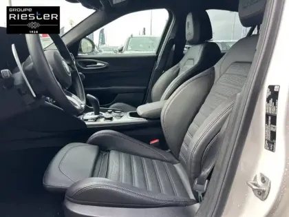 Photo 37 Alfa Romeo Giulia  2.2 160 ch AT8