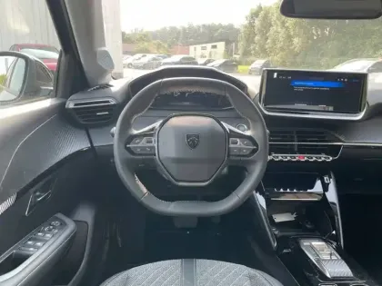 Photo 28 Peugeot 208  Electrique 50 kWh 136ch