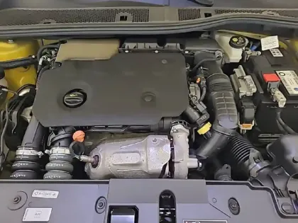 Photo 14 Peugeot 208  BlueHDi 100 S&S BVM6