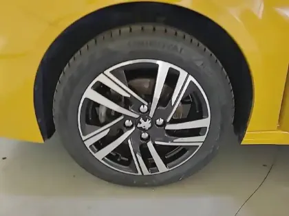 Photo 12 Peugeot 208  BlueHDi 100 S&S BVM6