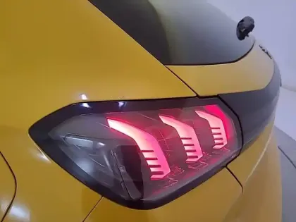 Photo 16 Peugeot 208  BlueHDi 100 S&S BVM6