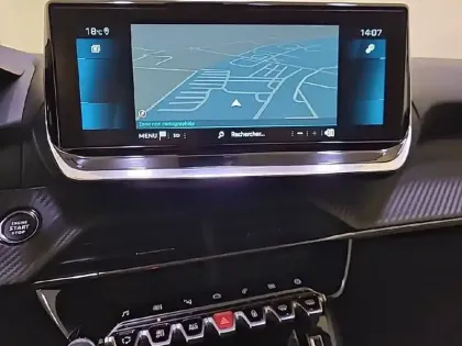 Photo 18 Peugeot 208  BlueHDi 100 S&S BVM6