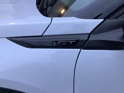 Photo 39 Peugeot 2008  Hybrid 136 e-DCS6