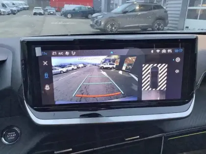 Photo 38 Peugeot 2008  Hybrid 136 e-DCS6