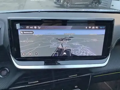 Photo 37 Peugeot 2008  Hybrid 136 e-DCS6