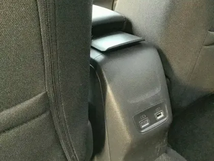 Photo 45 Peugeot 2008  Hybrid 136 e-DCS6