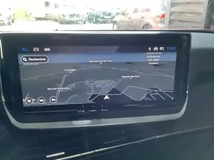 Photo 41 Peugeot 2008  Hybrid 136 e-DCS6