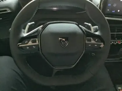 Photo 31 Peugeot 2008  Hybrid 136 e-DCS6