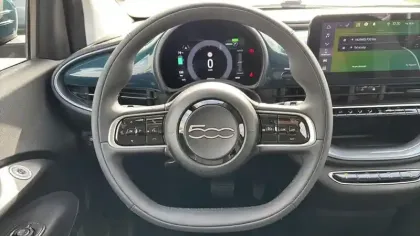 Photo 10 Fiat 500  e 118 ch La Prima