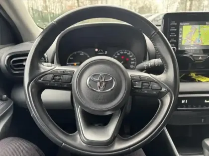Photo 5 Toyota Yaris  116h France Business 5p