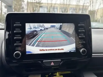 Photo 8 Toyota Yaris  116h France Business 5p