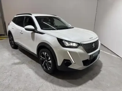 Photo 3 Peugeot 2008  e- 136ch Allure Business