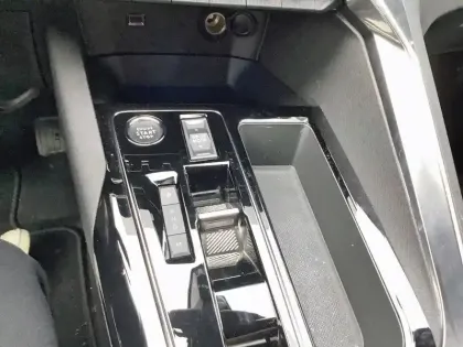 Photo 33 Peugeot 5008  PureTech 130ch S&S EAT8