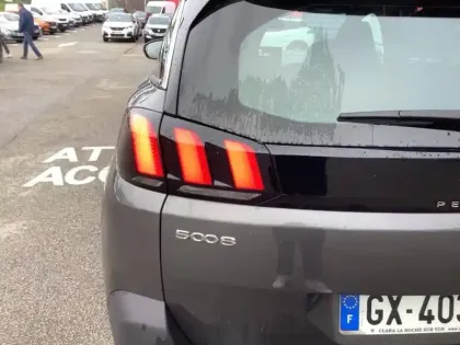 Photo 36 Peugeot 5008  PureTech 130ch S&S EAT8