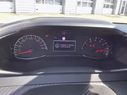 Photo 33 Peugeot 208  PureTech 75 S&S BVM5