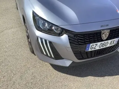 Photo 39 Peugeot 208  PureTech 75 S&S BVM5