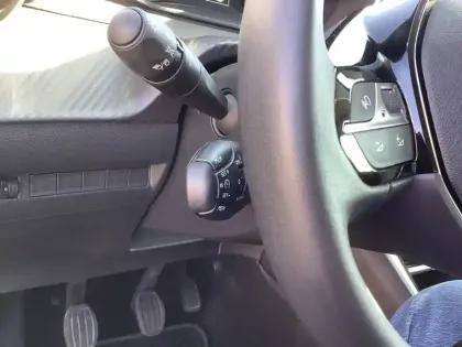 Photo 43 Peugeot 208  PureTech 75 S&S BVM5