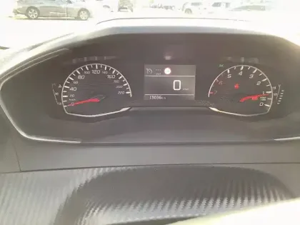 Photo 31 Peugeot 208  PureTech 75 S&S BVM5