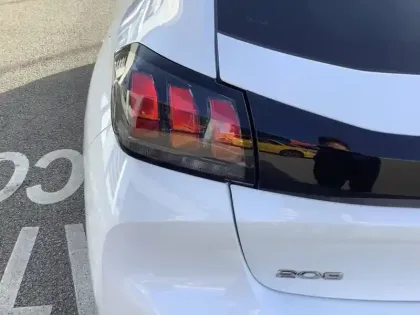 Photo 38 Peugeot 208  PureTech 75 S&S BVM5