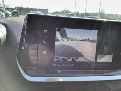 Photo 41 Peugeot 208  PureTech 75 S&S BVM5