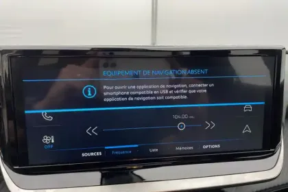 Photo 29 Peugeot 2008  PureTech 100 S&S BVM6