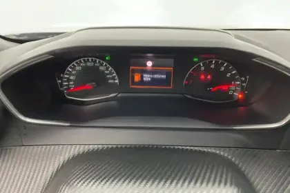 Photo 46 Peugeot 2008  PureTech 100 S&S BVM6