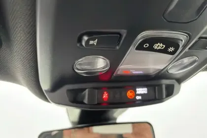 Photo 47 Peugeot 2008  PureTech 100 S&S BVM6