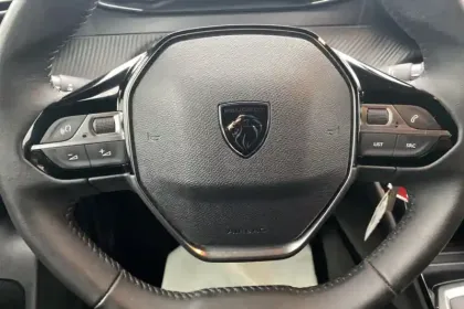 Photo 5 Peugeot 2008  PureTech 100 S&S BVM6