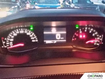 Photo 64 Peugeot 2008  PureTech 100 S&S BVM6