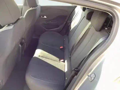 Photo 31 Peugeot 308  PureTech 130ch S&S EAT8