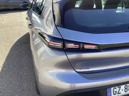 Photo 36 Peugeot 308  PureTech 130ch S&S EAT8