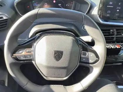 Photo 32 Peugeot 208  PureTech 100 S&S BVM6