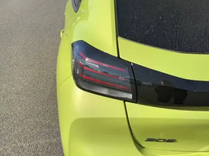 Photo 40 Peugeot 208  PureTech 100 S&S BVM6