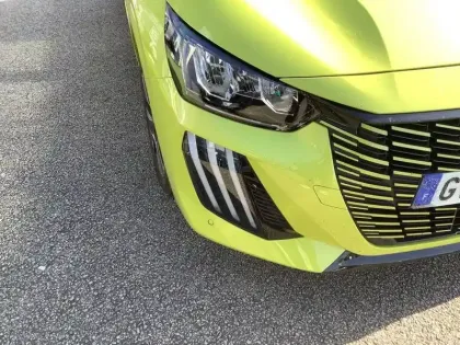 Photo 39 Peugeot 208  PureTech 100 S&S BVM6