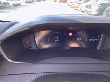 Photo 33 Peugeot 208  PureTech 100 S&S BVM6