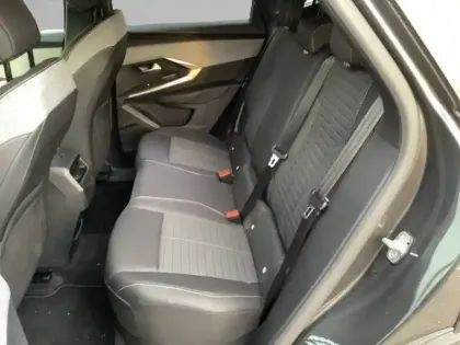 Photo 37 Peugeot 3008  Hybrid 136 e-DCS6