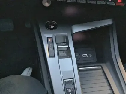 Photo 13 Peugeot 308  PureTech 130ch S&S EAT8