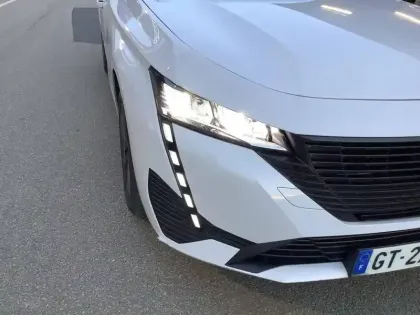 Photo 35 Peugeot 308  PureTech 130ch S&S EAT8