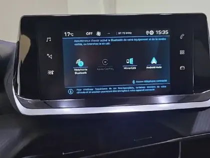 Photo 73 Peugeot 2008  PureTech 100 S&S BVM6