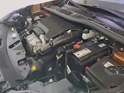 Photo 34 Peugeot 2008  PureTech 100 S&S BVM6