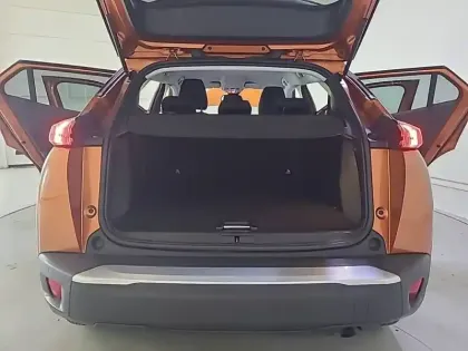 Photo 55 Peugeot 2008  PureTech 100 S&S BVM6