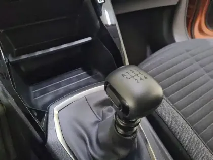 Photo 63 Peugeot 2008  PureTech 100 S&S BVM6