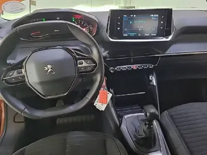 Photo 57 Peugeot 2008  PureTech 100 S&S BVM6