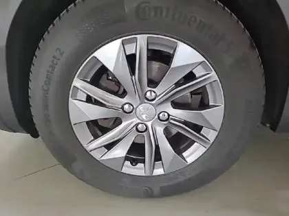 Photo 62 Peugeot 2008  PureTech 100 S&S BVM6