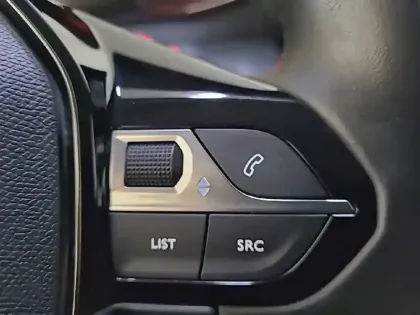 Photo 47 Peugeot 2008  PureTech 100 S&S BVM6