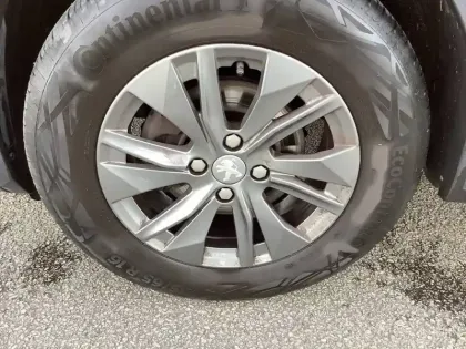 Photo 12 Peugeot 2008  PureTech 100 S&S BVM6