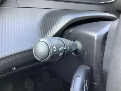 Photo 18 Peugeot 2008  PureTech 100 S&S BVM6