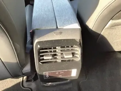 Photo 35 Peugeot 5008  Hybrid 136 e-DCS6