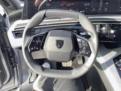 Photo 29 Peugeot 5008  Hybrid 136 e-DCS6